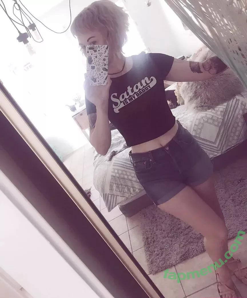 Holly Conrad nude photo #0037 (HollyConrad / commanderholly)