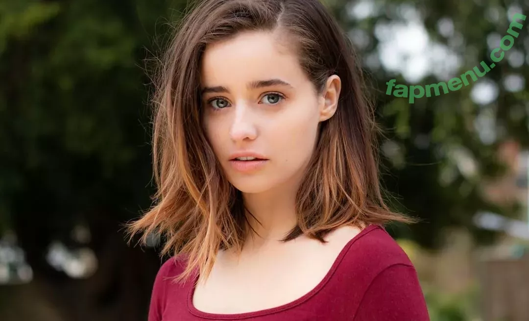 Holly Earl nude photo #0053 (earlisthename / hollyearl__)