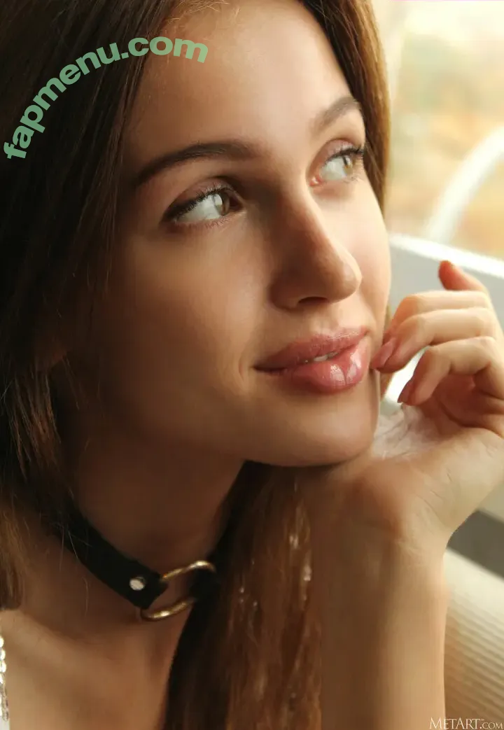 Holly Haim nude photo #0132 (hollyhaim)