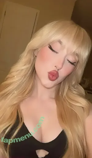 Holly Halen / Hannahhollyla / Holly Von Halen / holly777666 / misshollyallen nude photo #0057