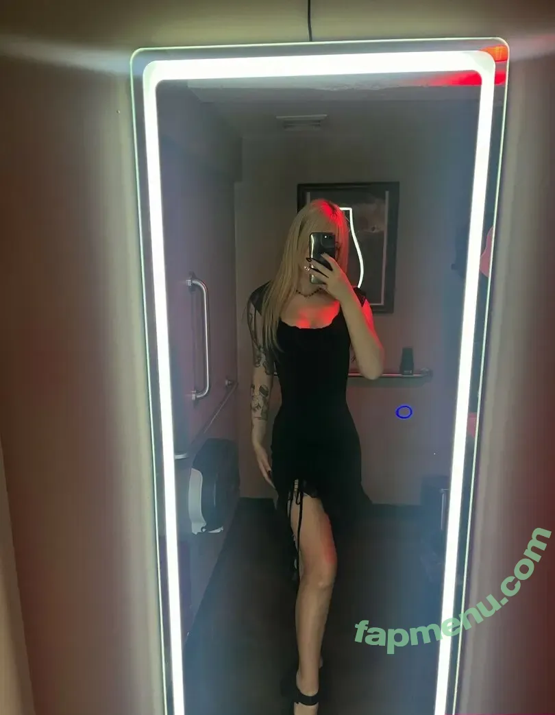 Holly Halen nude photo #0077 (Hannahhollyla / Holly Von Halen / holly777666 / misshollyallen)