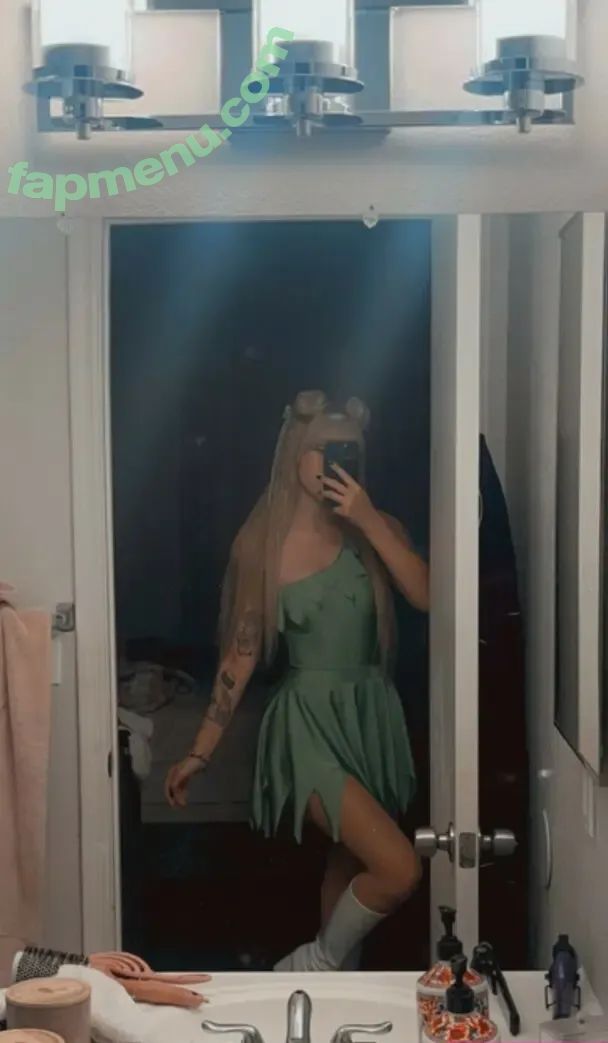 Holly Halen nude photo #0083 (Hannahhollyla / Holly Von Halen / holly777666 / misshollyallen)