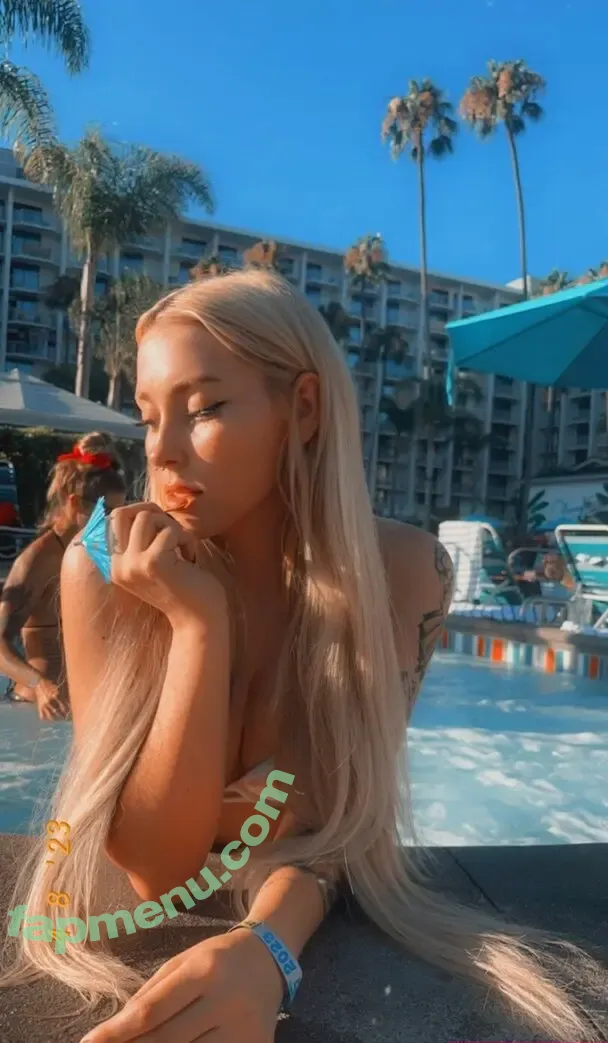 Holly Halen nude photo #0106 (Hannahhollyla / Holly Von Halen / holly777666 / misshollyallen)