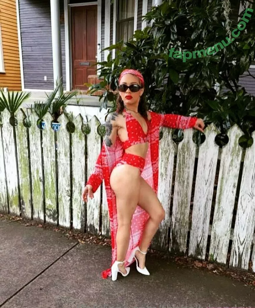 Holly Hendrix nude photo #0060 (hollyhendrix_ / hollyhendrixofficial)