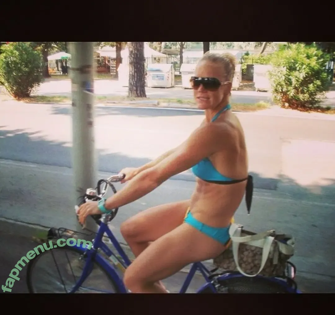 Holly Holm nude photo #0051 (951825052 / hollyholm)