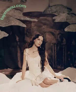 Holly Humberstone / hollyhumberstone nude photo #0033