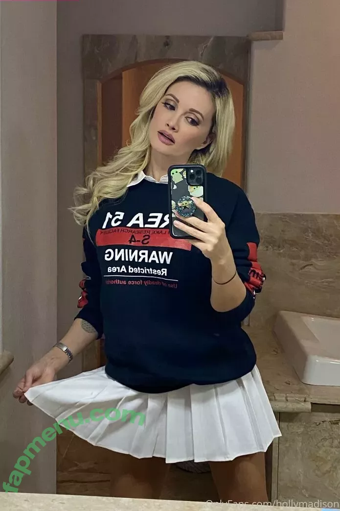 Holly Madison nude photo #0091 (Ex Playboy / hollymadison)