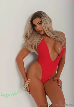 Holly Rhodes / hollyrhodes / itshollyrhodes nude photo #0043
