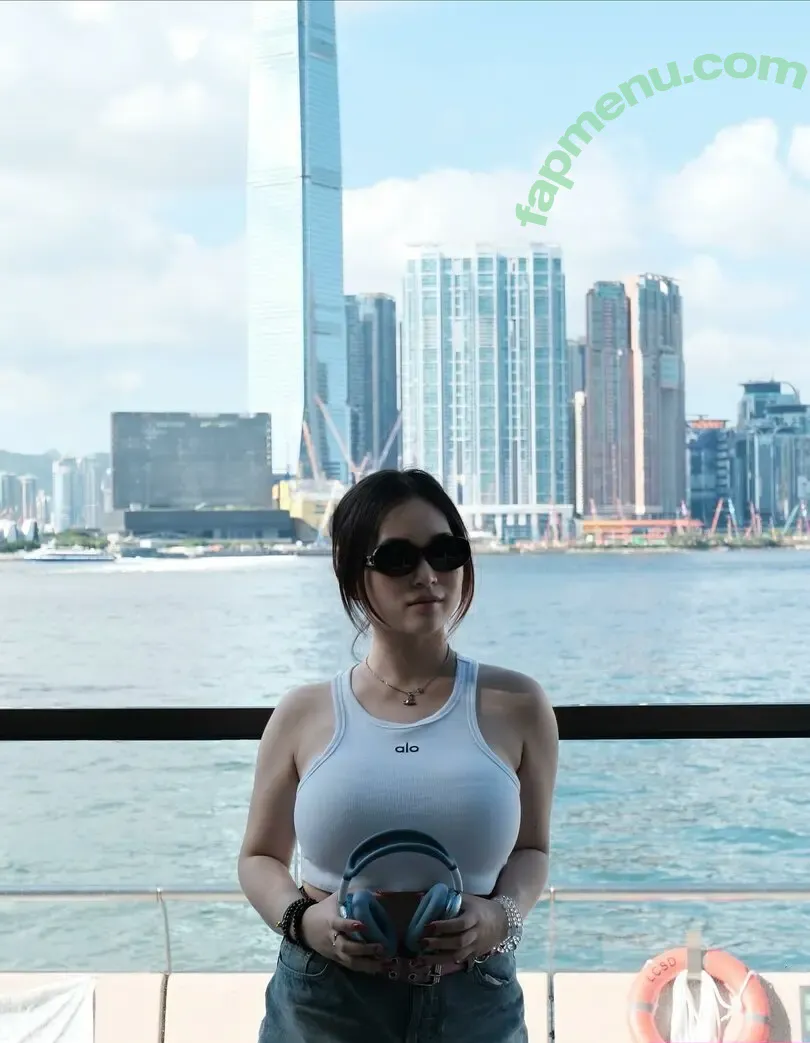 holly_shu_ nude photo #0079 (holly_shu_)