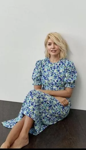 Holly Willoughby / hollywilloughby nude photo #0144