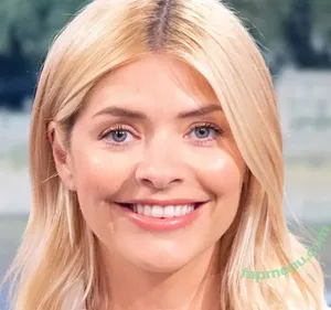 Holly Willoughby / hollywilloughby nude photo #0641