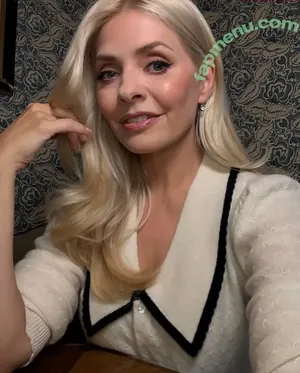 Holly Willoughby / hollywilloughby nude photo #0733