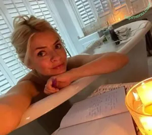 Holly Willoughby / hollywilloughby nude photo #0735