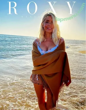 Holly Willoughby / hollywilloughby nude photo #0748