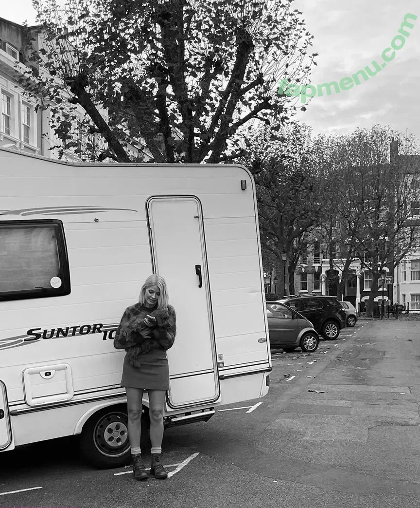 Holly Willoughby nude photo #0504 (hollywilloughby)