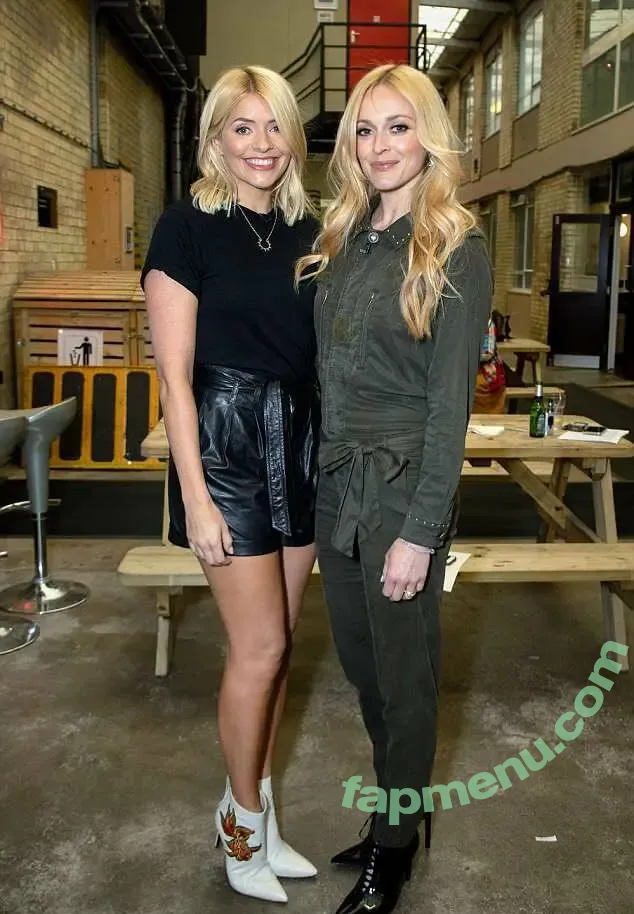 Holly Willoughby nude photo #0756 (hollywilloughby)