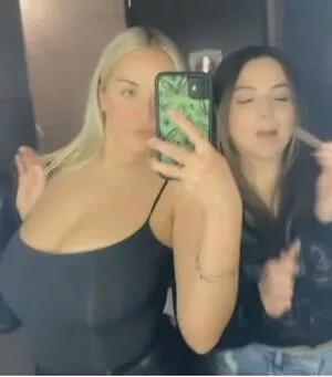 Holly Youpa / holly73103471 / hollyyoupa nude photo #0001