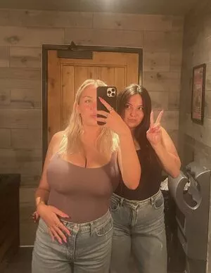 Holly Youpa / holly73103471 / hollyyoupa nude photo #0002