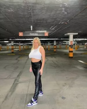 Holly Youpa / holly73103471 / hollyyoupa nude photo #0048