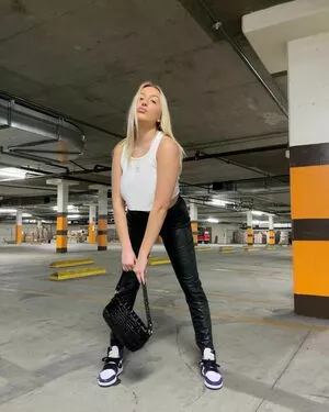 Holly Youpa / holly73103471 / hollyyoupa nude photo #0049