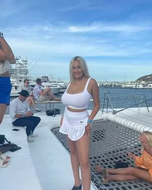 Holly Youpa / holly73103471 / hollyyoupa nude photo #0064