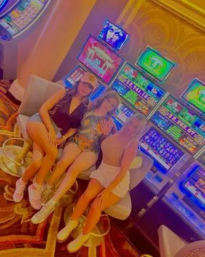 Holly Youpa / holly73103471 / hollyyoupa nude photo #0073