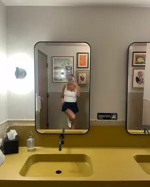 Holly Youpa / holly73103471 / hollyyoupa nude photo #0105