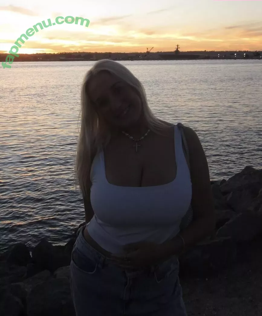 Holly Youpa nude photo #0004 (holly73103471 / hollyyoupa)