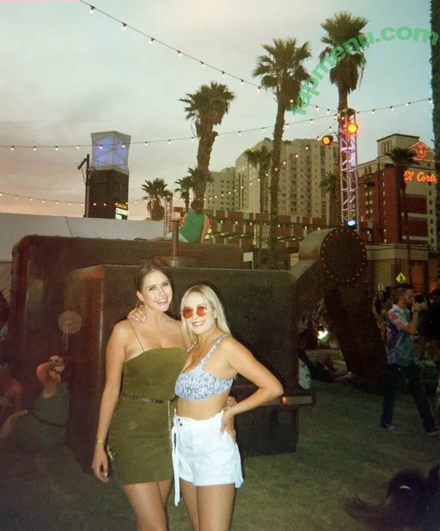 Holly Youpa nude photo #0029 (holly73103471 / hollyyoupa)