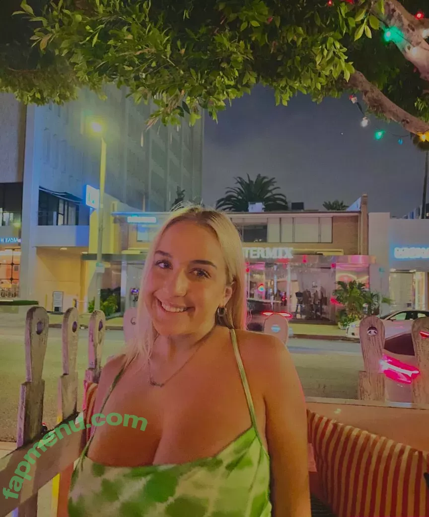 Holly Youpa nude photo #0042 (holly73103471 / hollyyoupa)