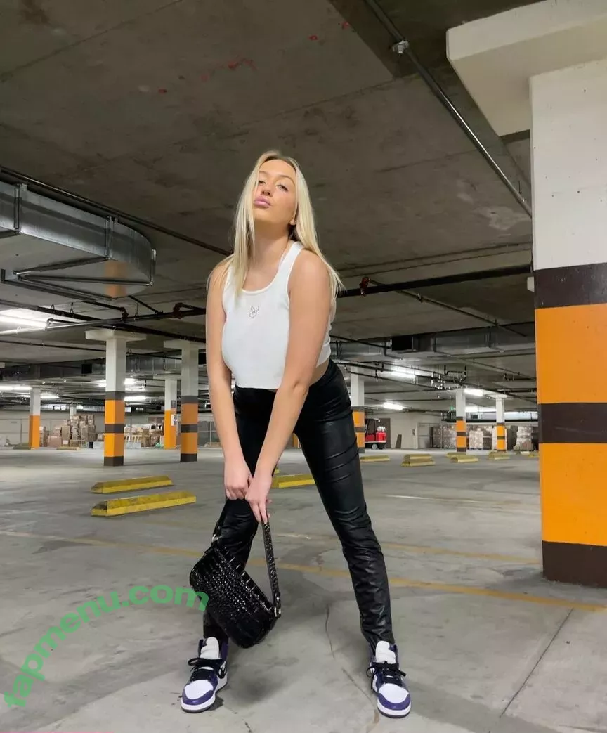 Holly Youpa nude photo #0049 (holly73103471 / hollyyoupa)