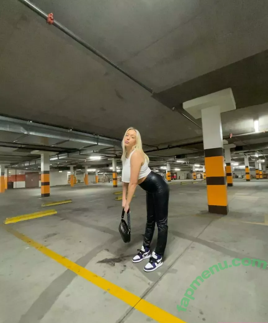 Holly Youpa nude photo #0050 (holly73103471 / hollyyoupa)