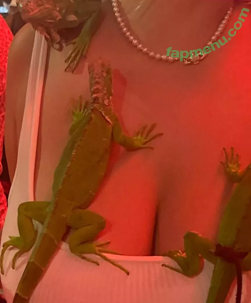 Holly Youpa nude photo #0063 (holly73103471 / hollyyoupa)