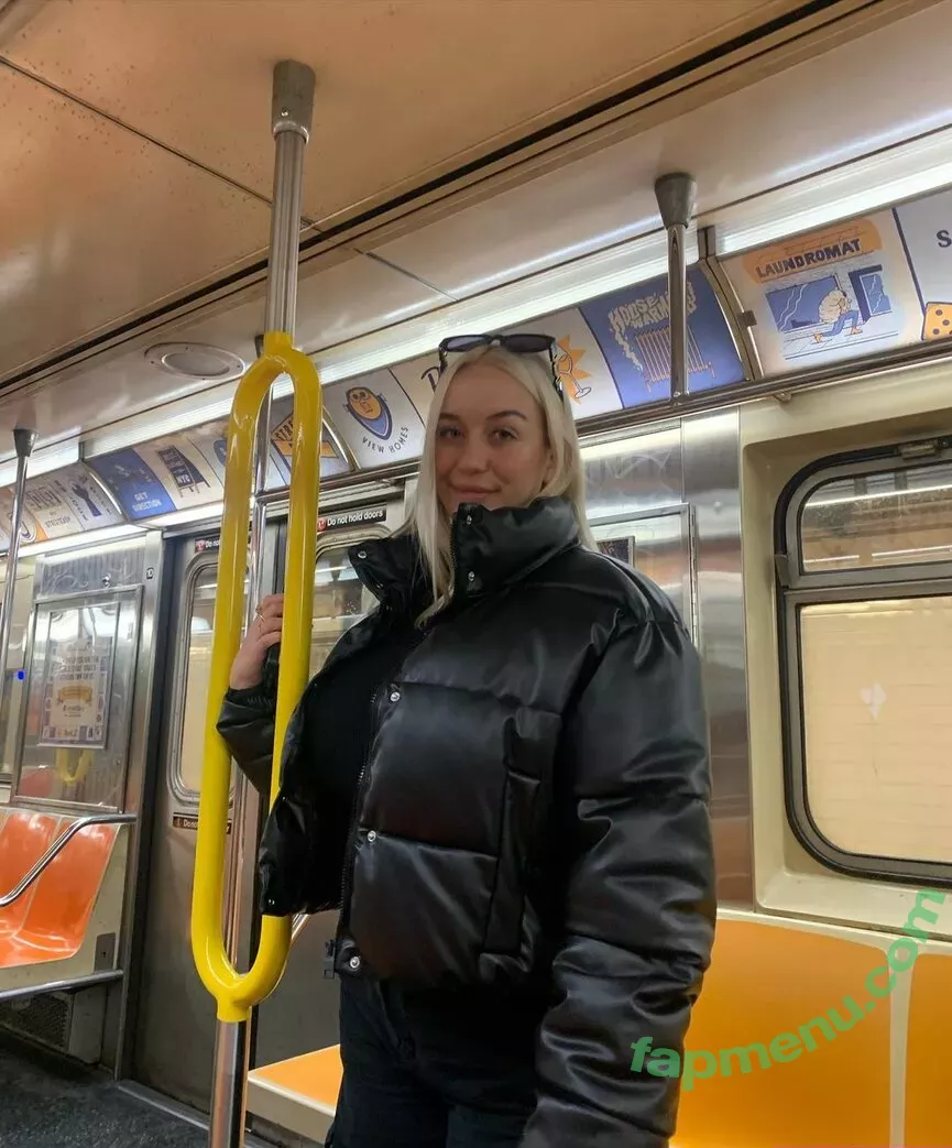 Holly Youpa nude photo #0080 (holly73103471 / hollyyoupa)