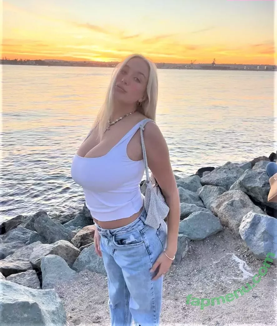 Holly Youpa nude photo #0111 (holly73103471 / hollyyoupa)