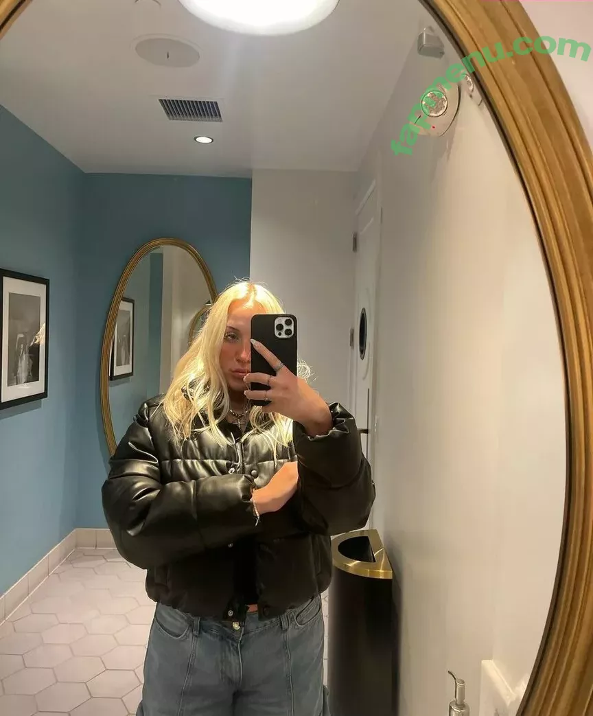 Holly Youpa nude photo #0115 (holly73103471 / hollyyoupa)