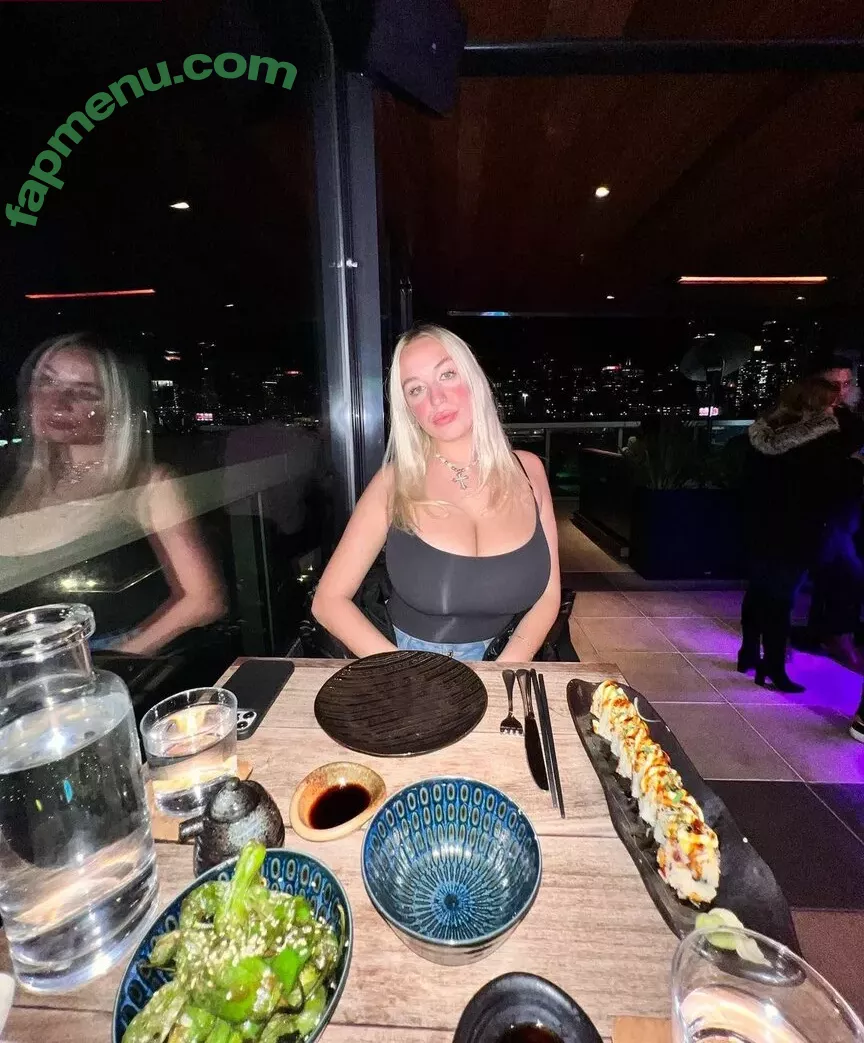 Holly Youpa nude photo #0120 (holly73103471 / hollyyoupa)