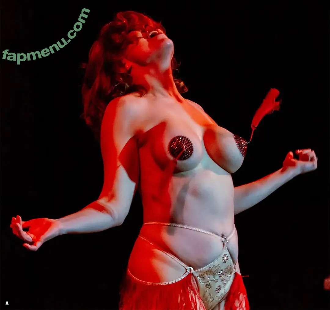 hollydollyburlesque nude photo #0008 (hollydollyburlesque)