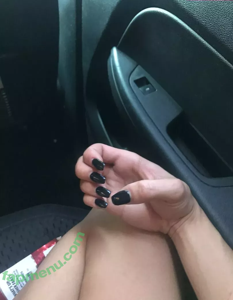 hollyhendrix_ nude photo #0021 (hollyhendrixofficial)