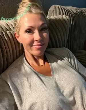 hollyhotwife / hollyhotwifejones nude photo #0171