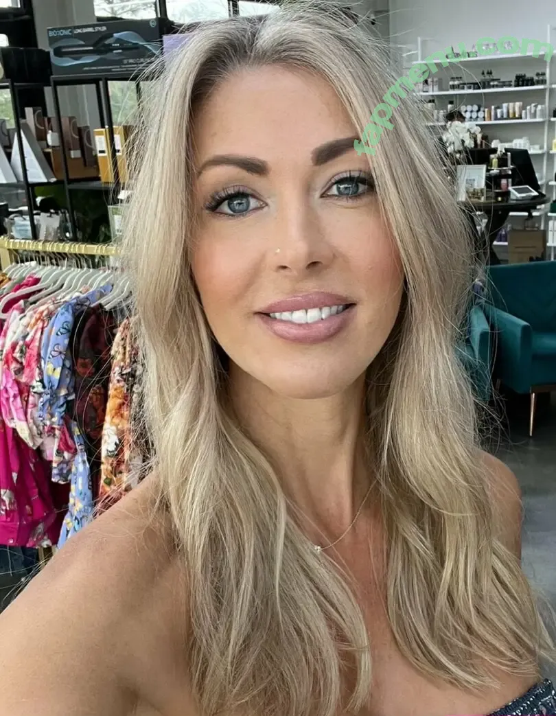 hollyhotwife nude photo #0069 (hollyhotwifejones)