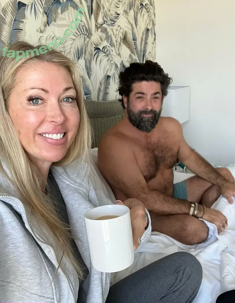 hollyhotwife nude photo #0241 (hollyhotwifejones)