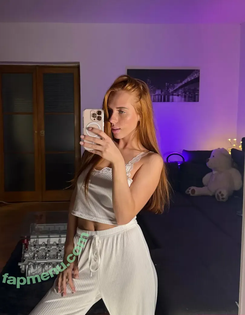 hollymollyxo nude photo #0293 (hollymolloyxo)