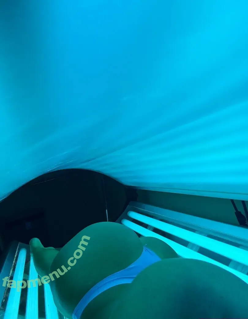 hollyrhodes nude photo #0106 (itshollyrhodes)