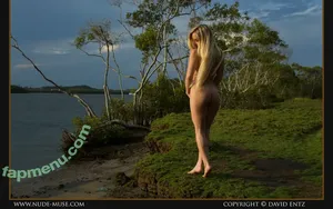  nude photo #0003