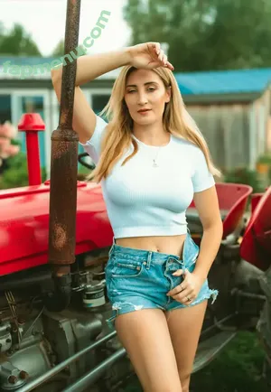 hollythauls / hollys.hauls nude photo #0222