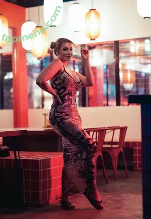 Hollytwolf nude photo #0065