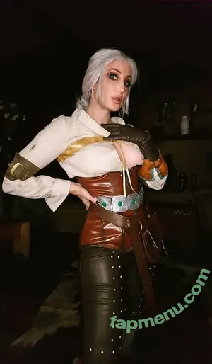 Hollytwolf nude photo #0113