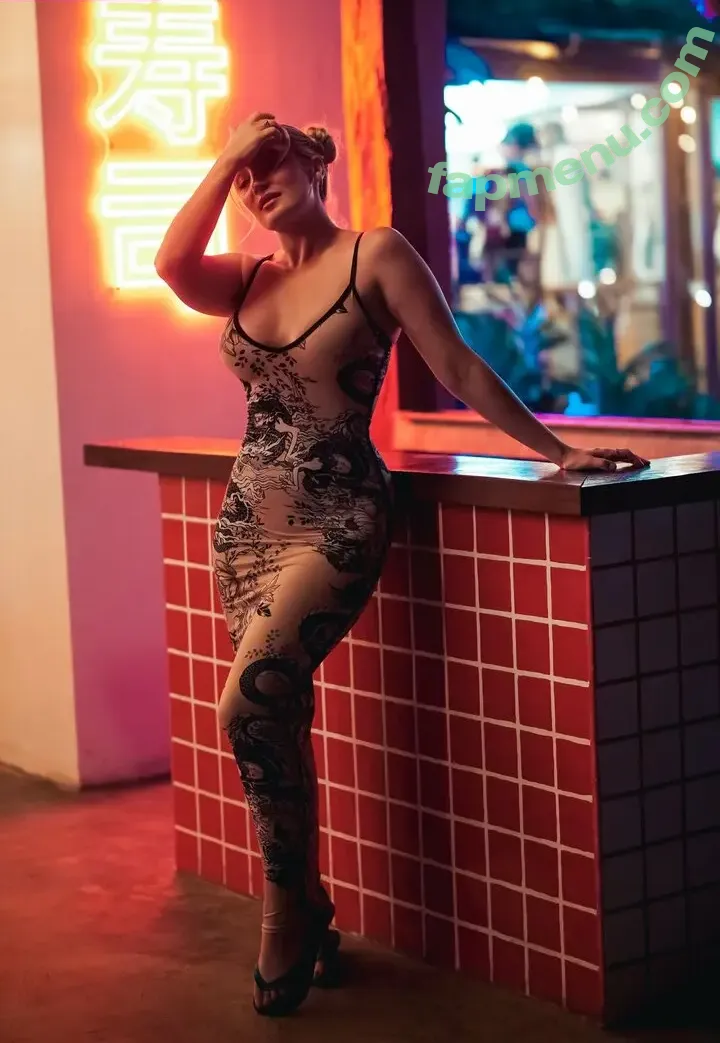 Hollytwolf nude photo #0064 (Hollytwolf)