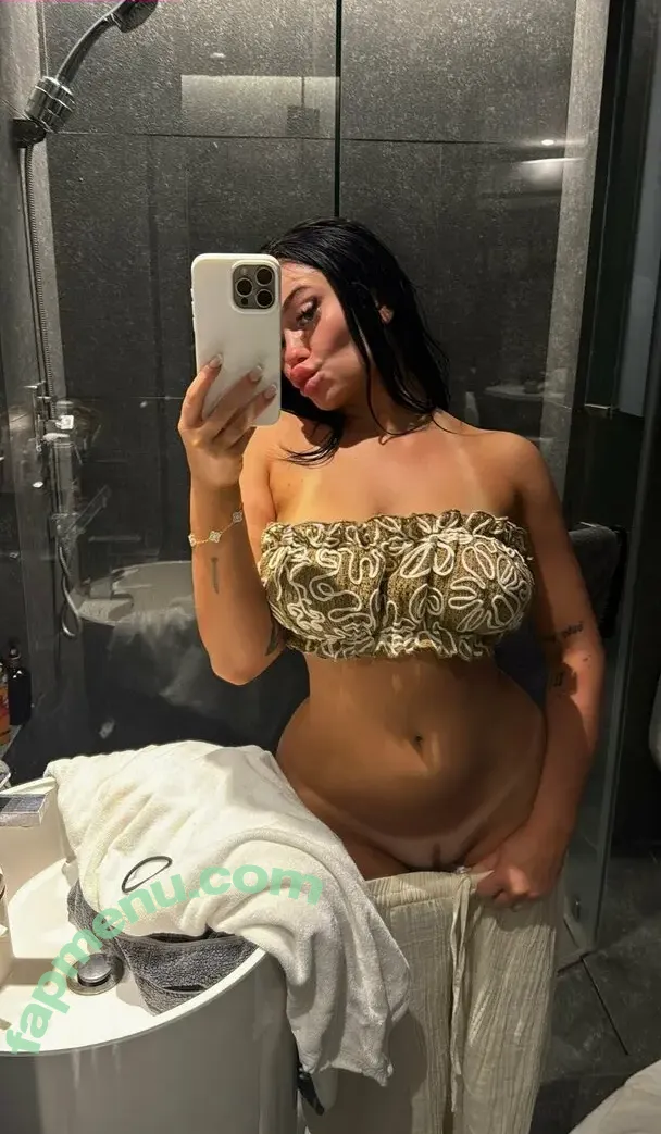 Hollyydollyy nude photo #0020 (Holly Hankin / hollyhanki)